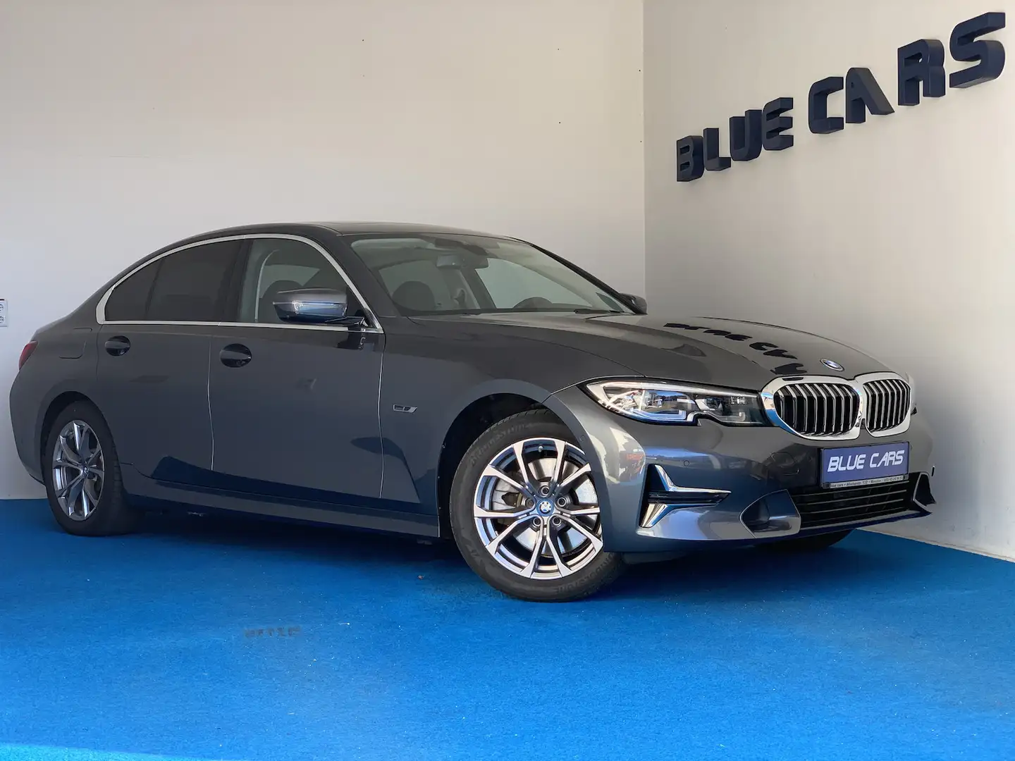 BMW 320 320e Luxury Line Leder/360/PDC/SHZ/Klima/8fach Grau - 1
