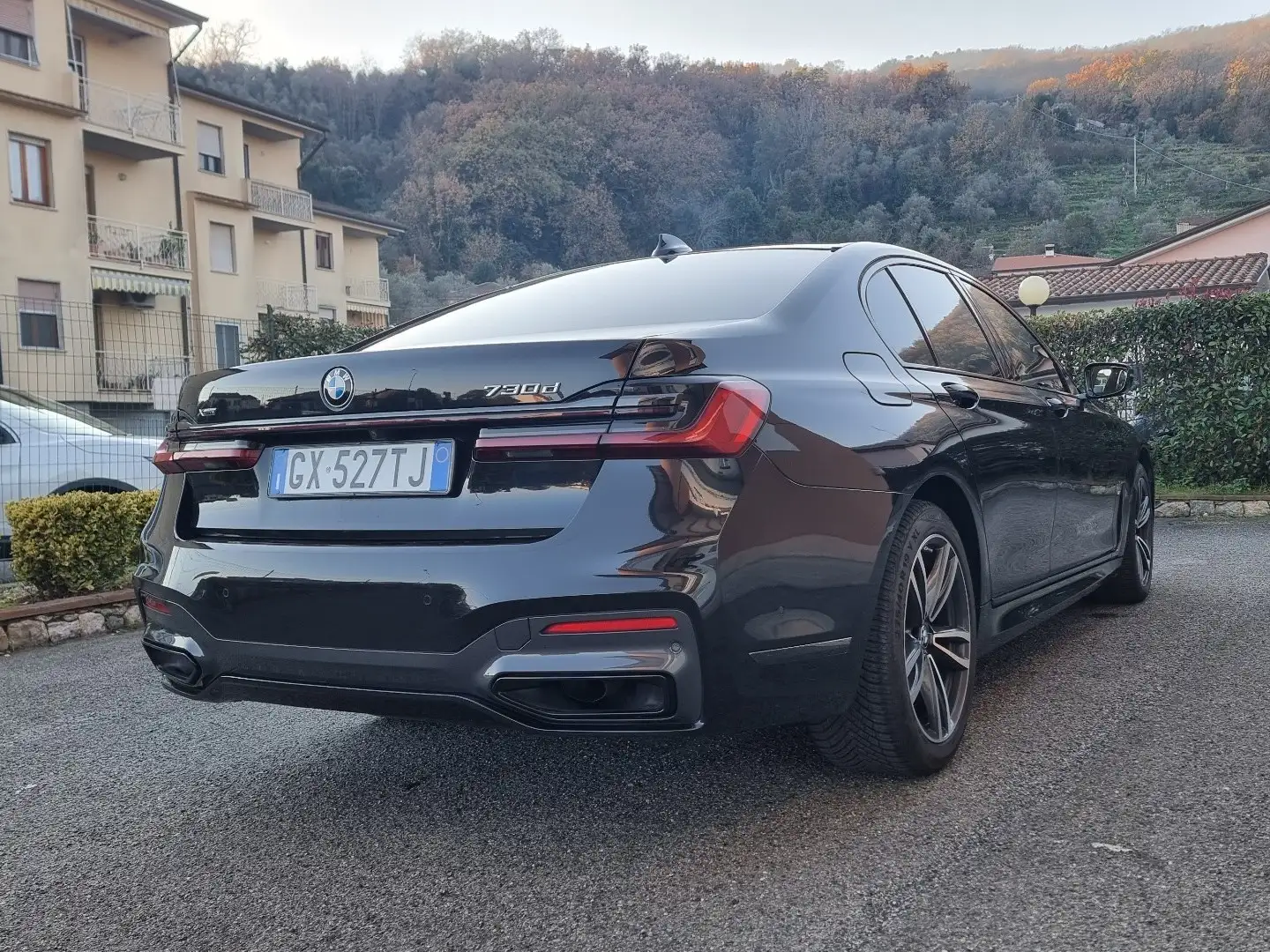 BMW 730 730d mhev 48V Msport auto Nero - 2