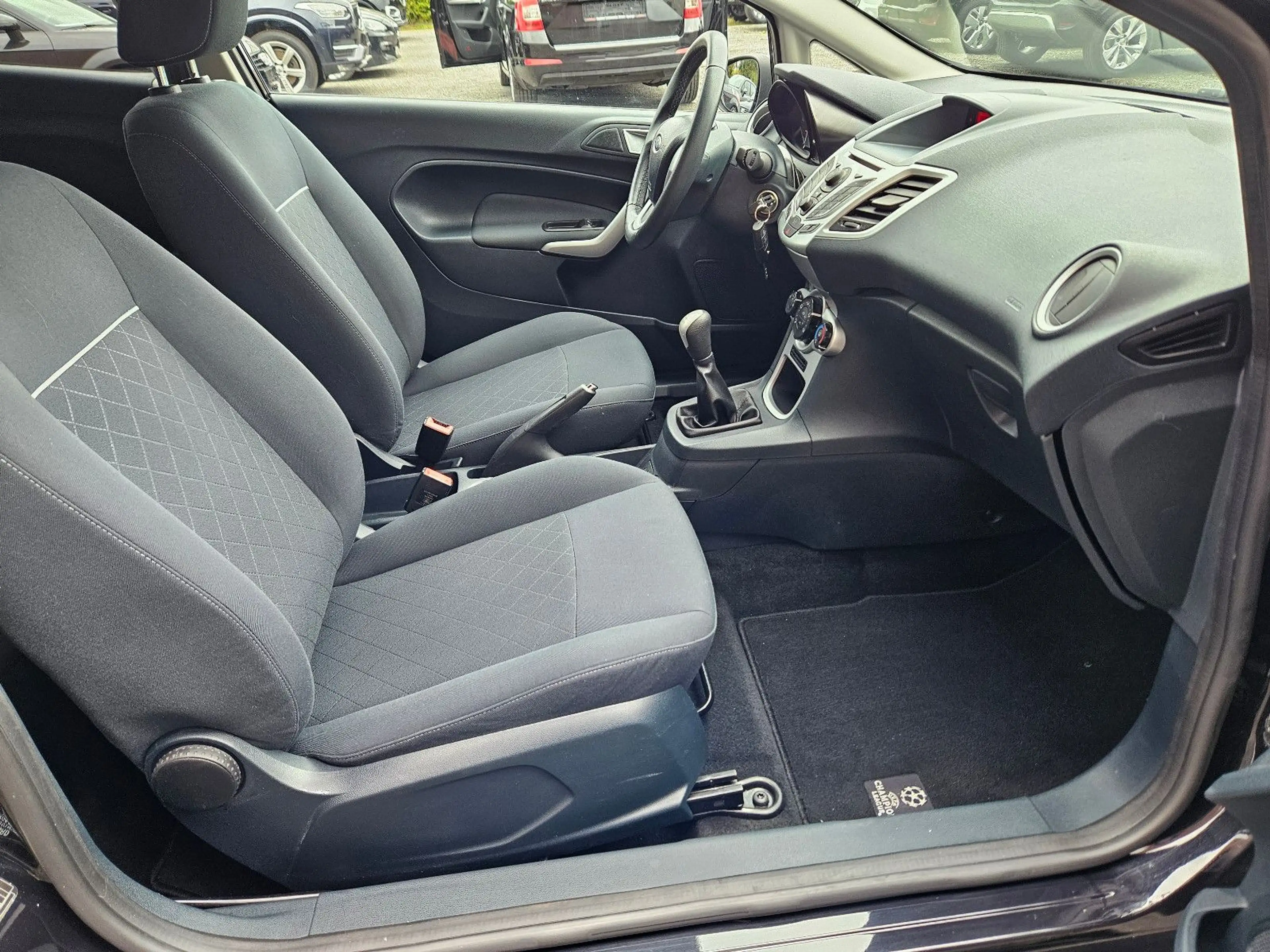 Ford Fiesta 1.25 Champions Edition | Zahnriemen neu — photo 13