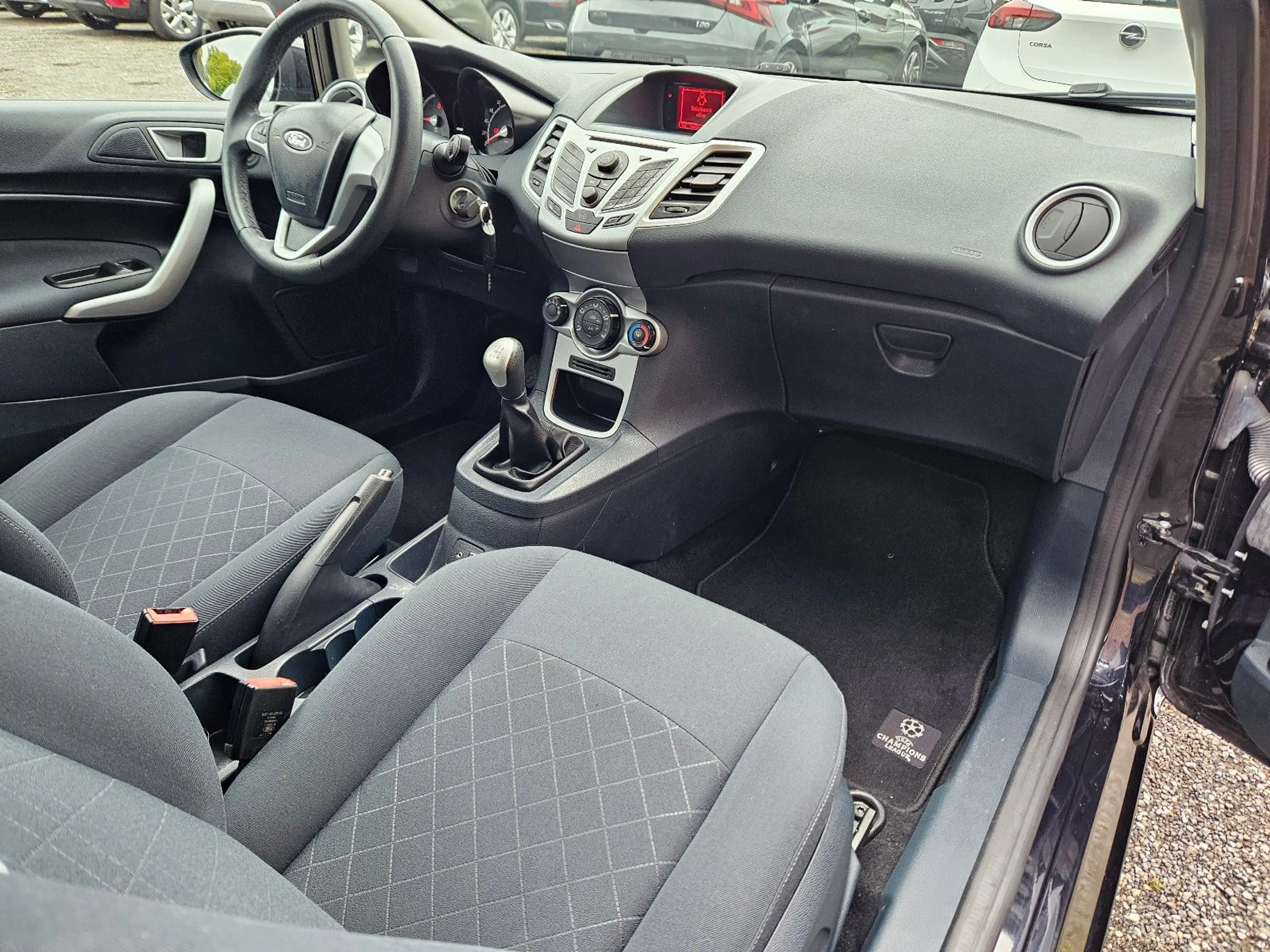 Ford Fiesta 1.25 Champions Edition | Zahnriemen neu — photo 12