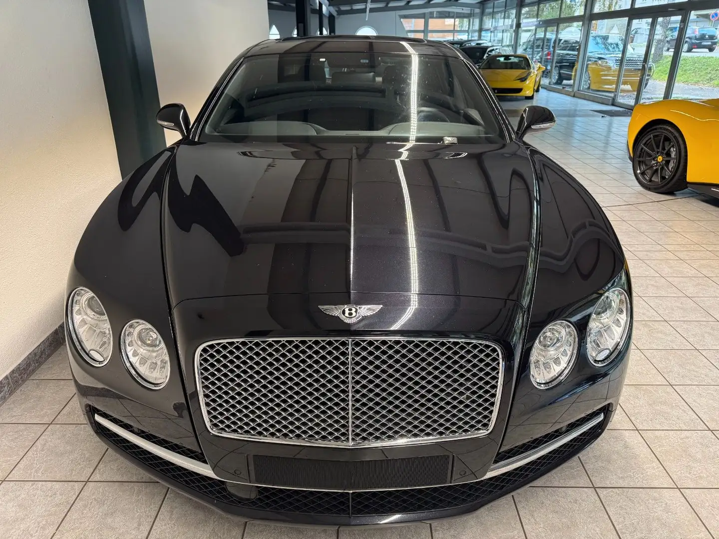 Bentley Flying Spur W12 Schwarz - 2