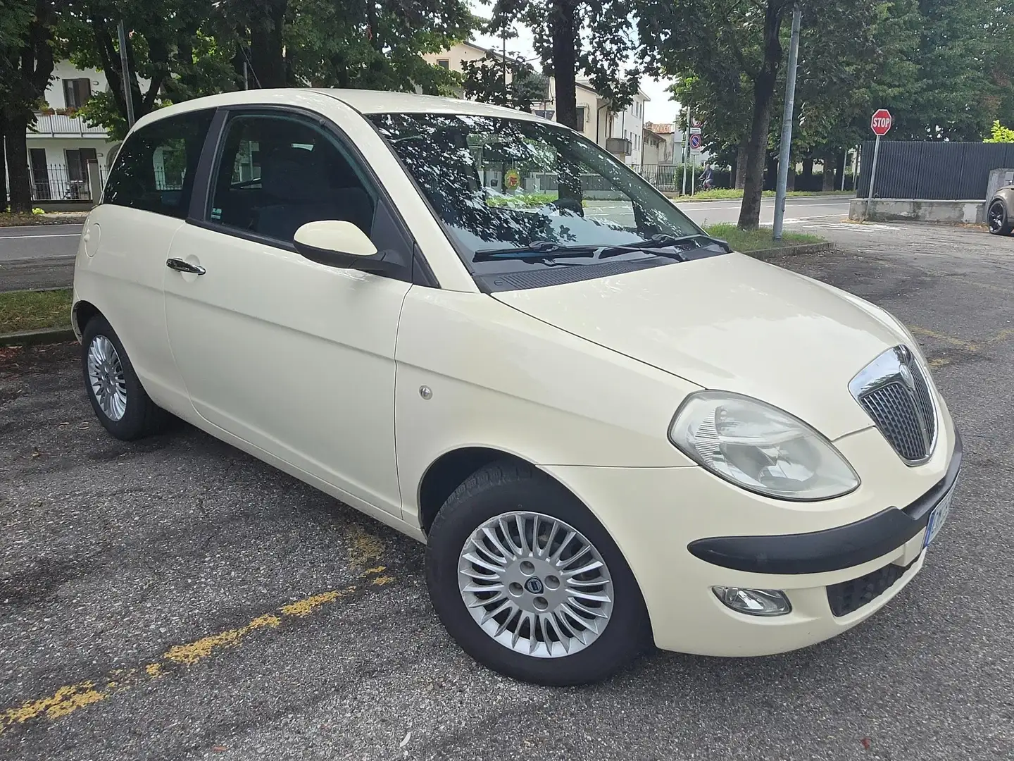 Lancia Ypsilon Ypsilon II 2003 1.3 mjt platino Jaune - 1