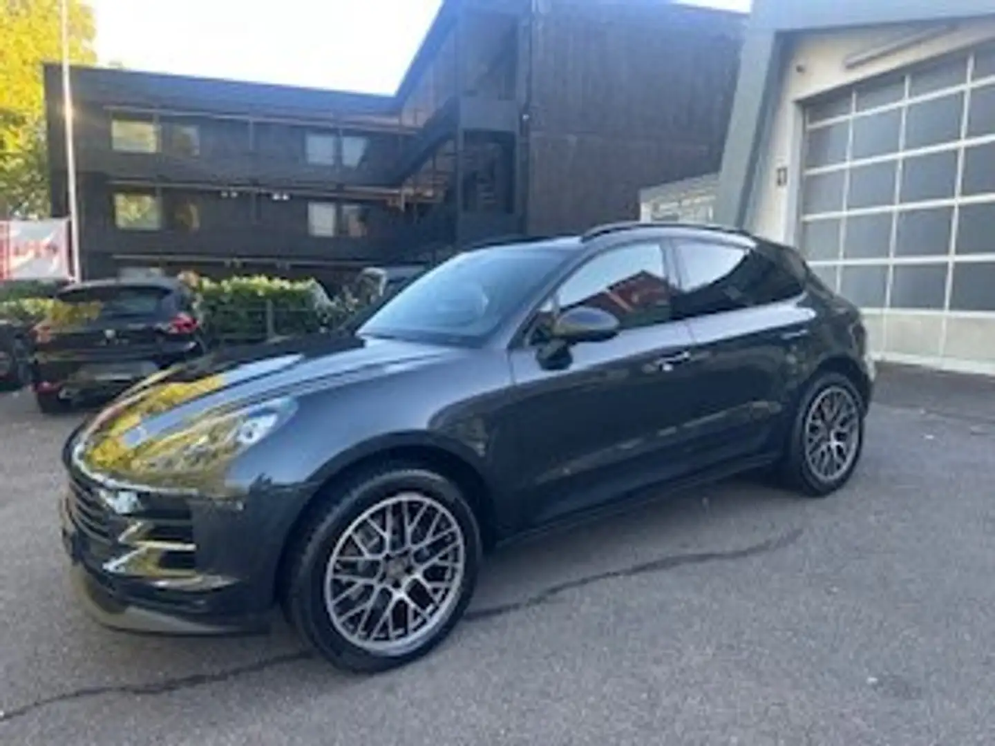 Porsche Macan Basis Bleu - 2