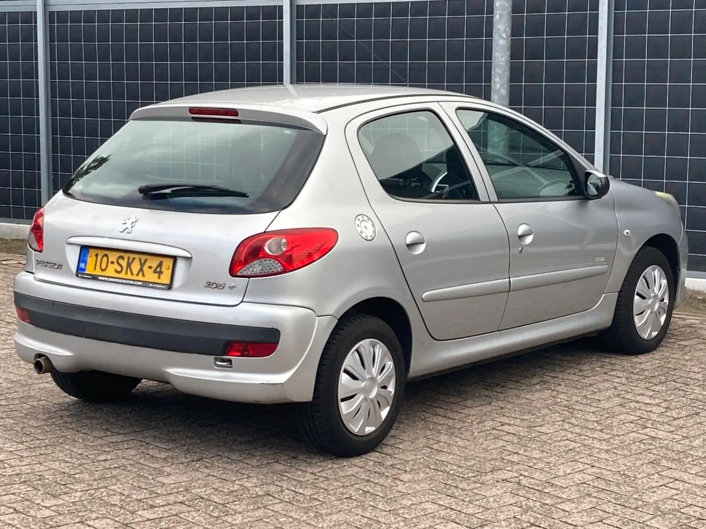 Peugeot 206 + 1.4 Millesim 200 Grijs - 2