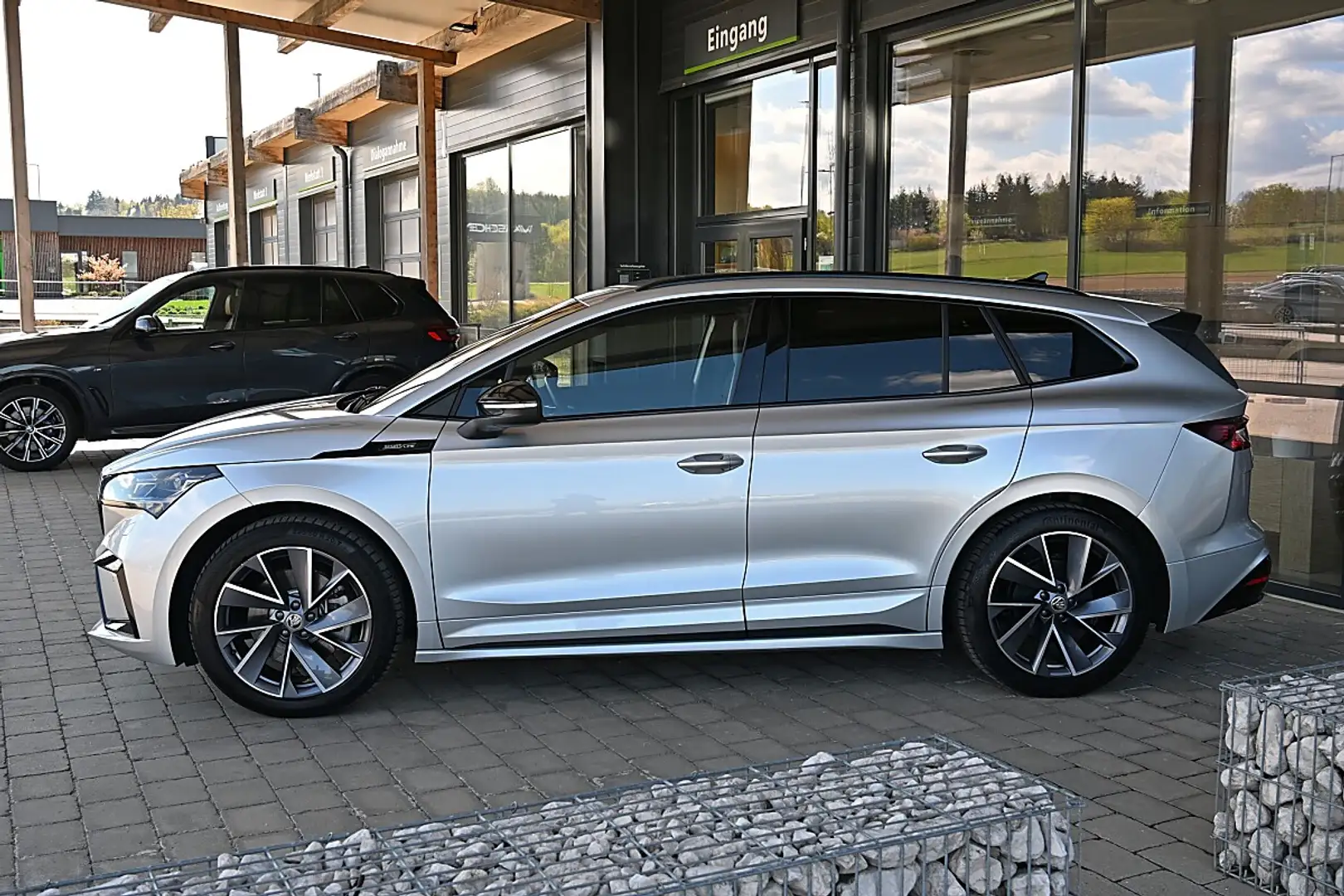 Skoda Enyaq iV 80 82kWh Sportline ACC, MatrixLED, Wärmepump... Silber - 2