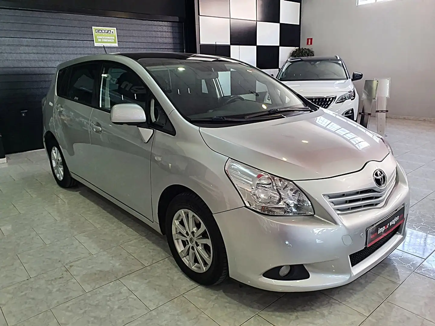 Toyota Verso 2.0D4D Active Plateado - 2