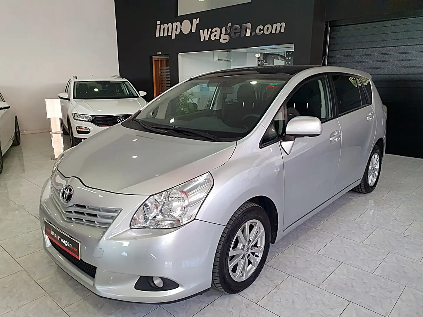 Toyota Verso 2.0D4D Active Plateado - 1