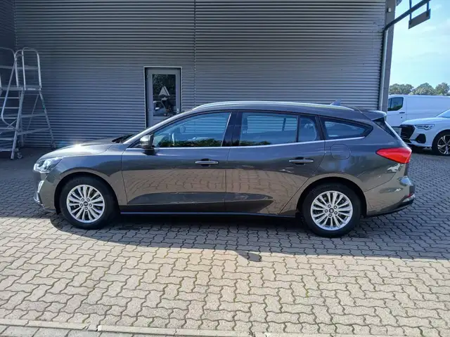Ford Focus view 8