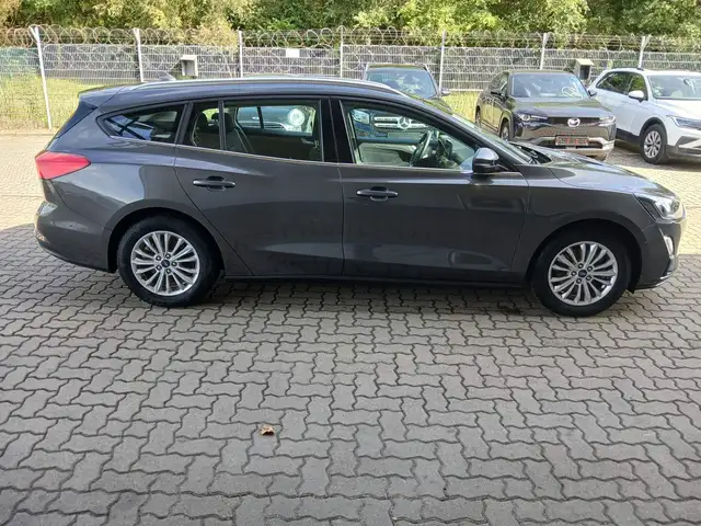 Ford Focus view 7