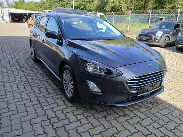 Ford Focus view 4