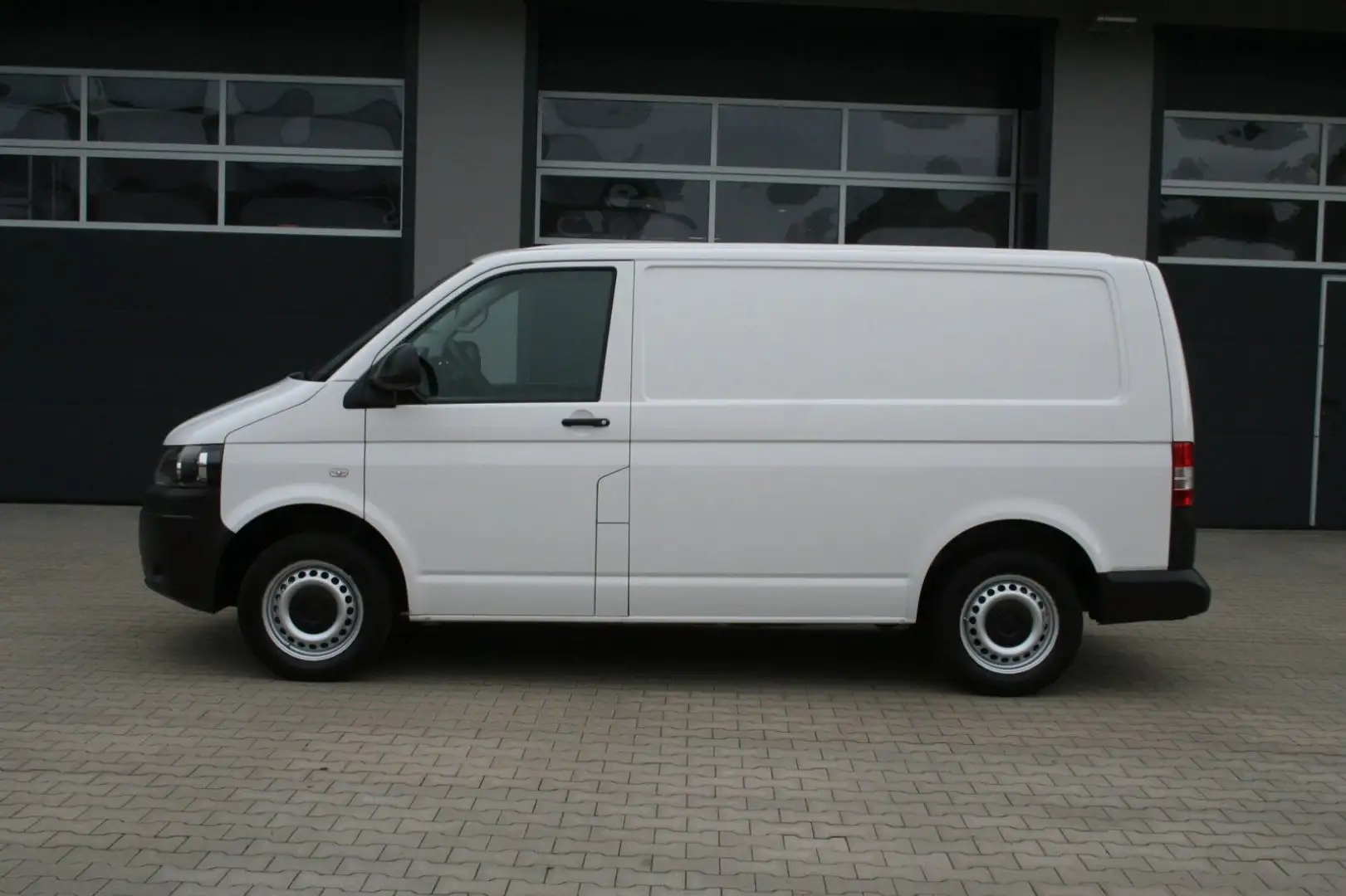 Volkswagen T5 Transporter T5 Kasten 2.0TDI 102PS AHK/PDC/ZV/Klima/3Sitze/ Weiß - 2