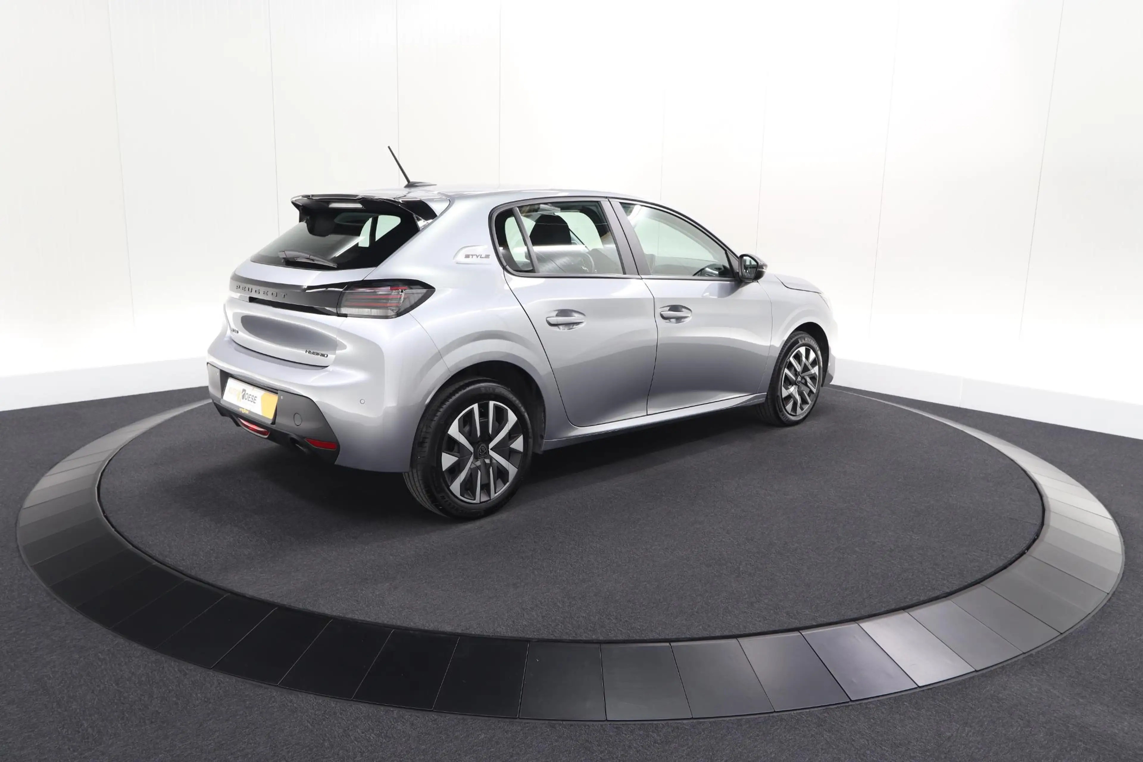 Peugeot 208 1.2 Hybrid 110 e-DCS6 Style | Trekhaak | Allseason — photo 12