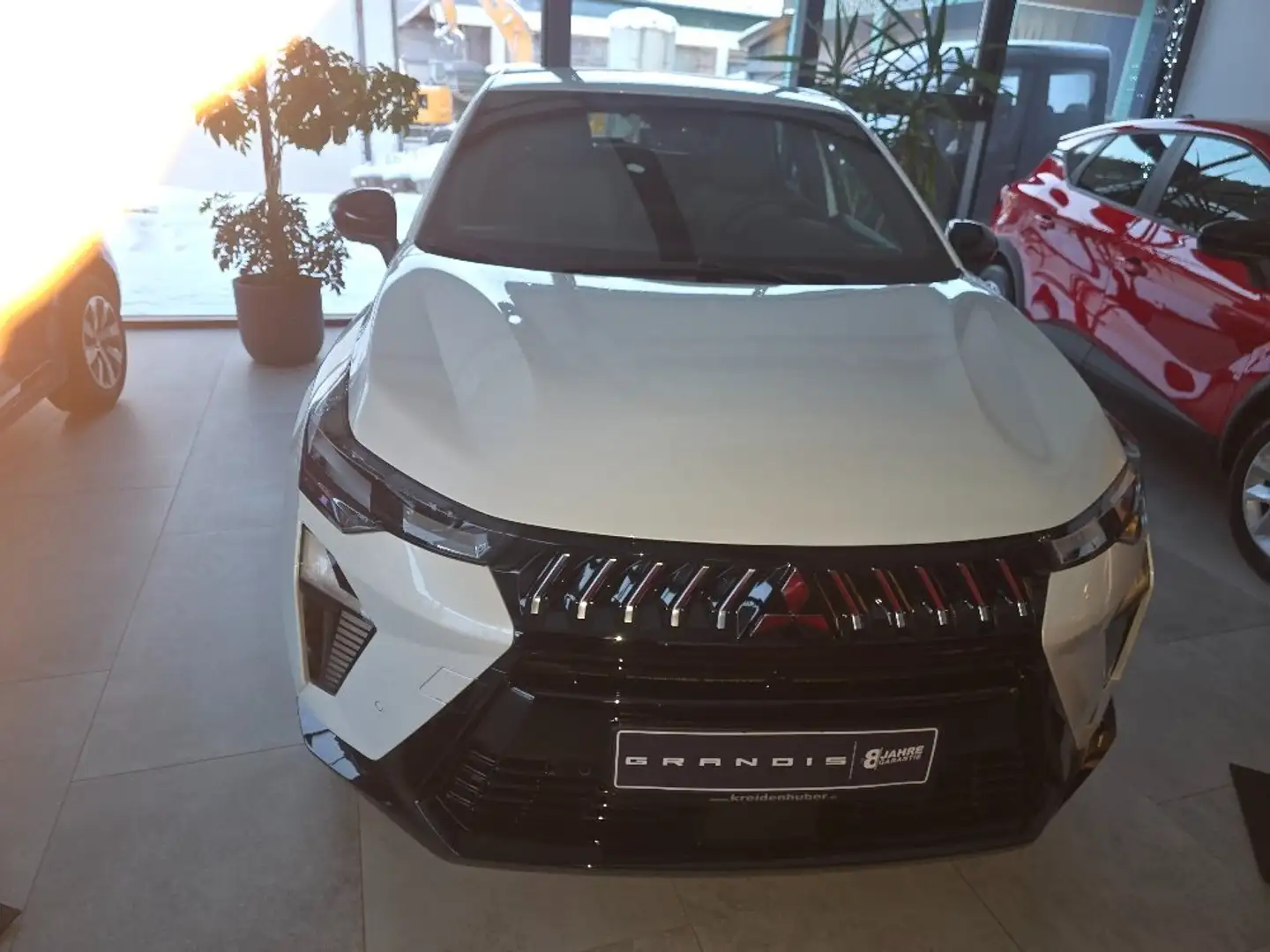 Mitsubishi Grandis 1,3 Petrol Intense 26 Weiß - 1