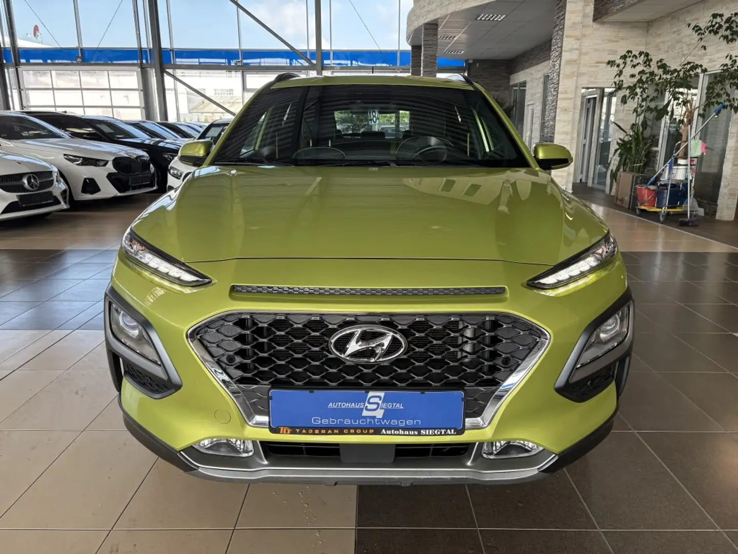 Hyundai KONA Style*R-Cam*CarPlay*AHK*Winter-Paket*PDC Amarillo - 2