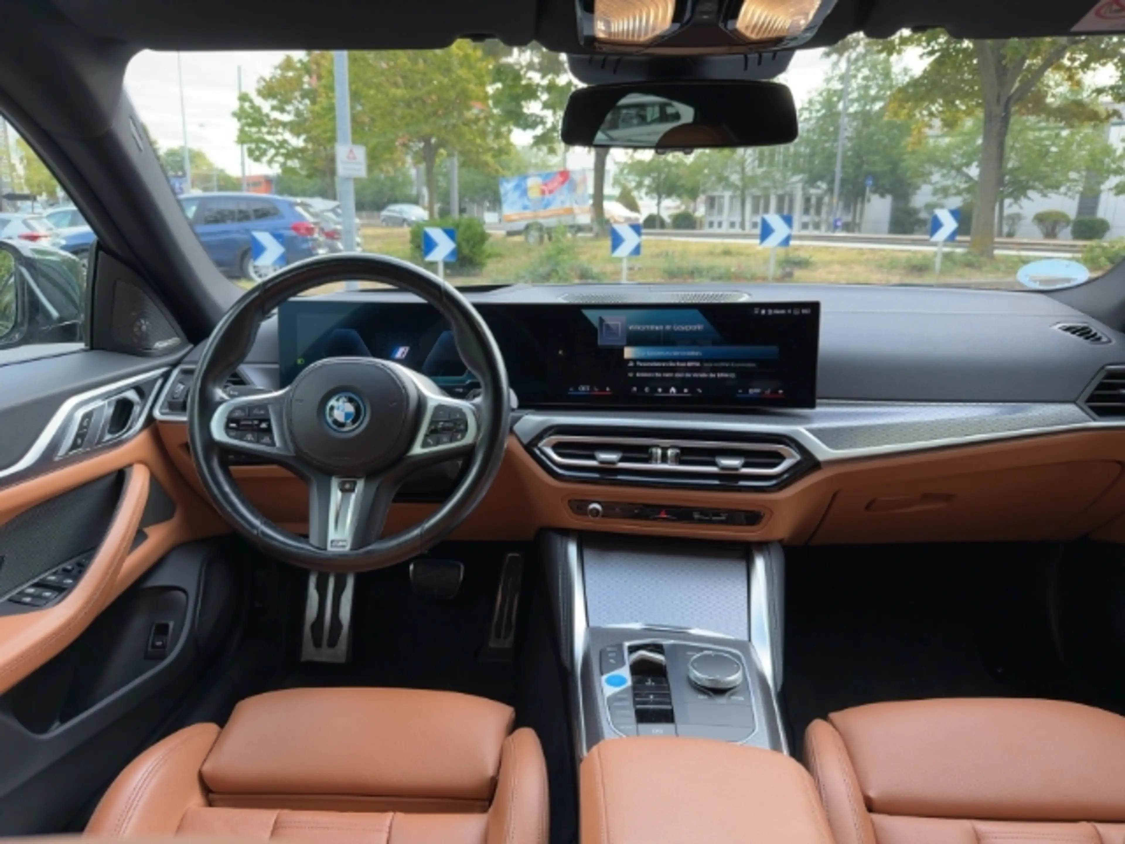 BMW i4 eDrive40 Gran Coupe Sportpaket HUD Navi Leder Digi — photo 7
