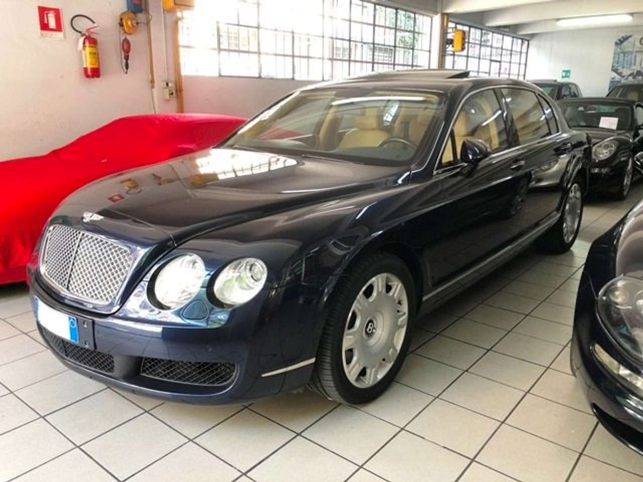 Bentley Flying Spur 6.0 W12 560CV BOOK /TAGLIANDI BENTLEY MILANO