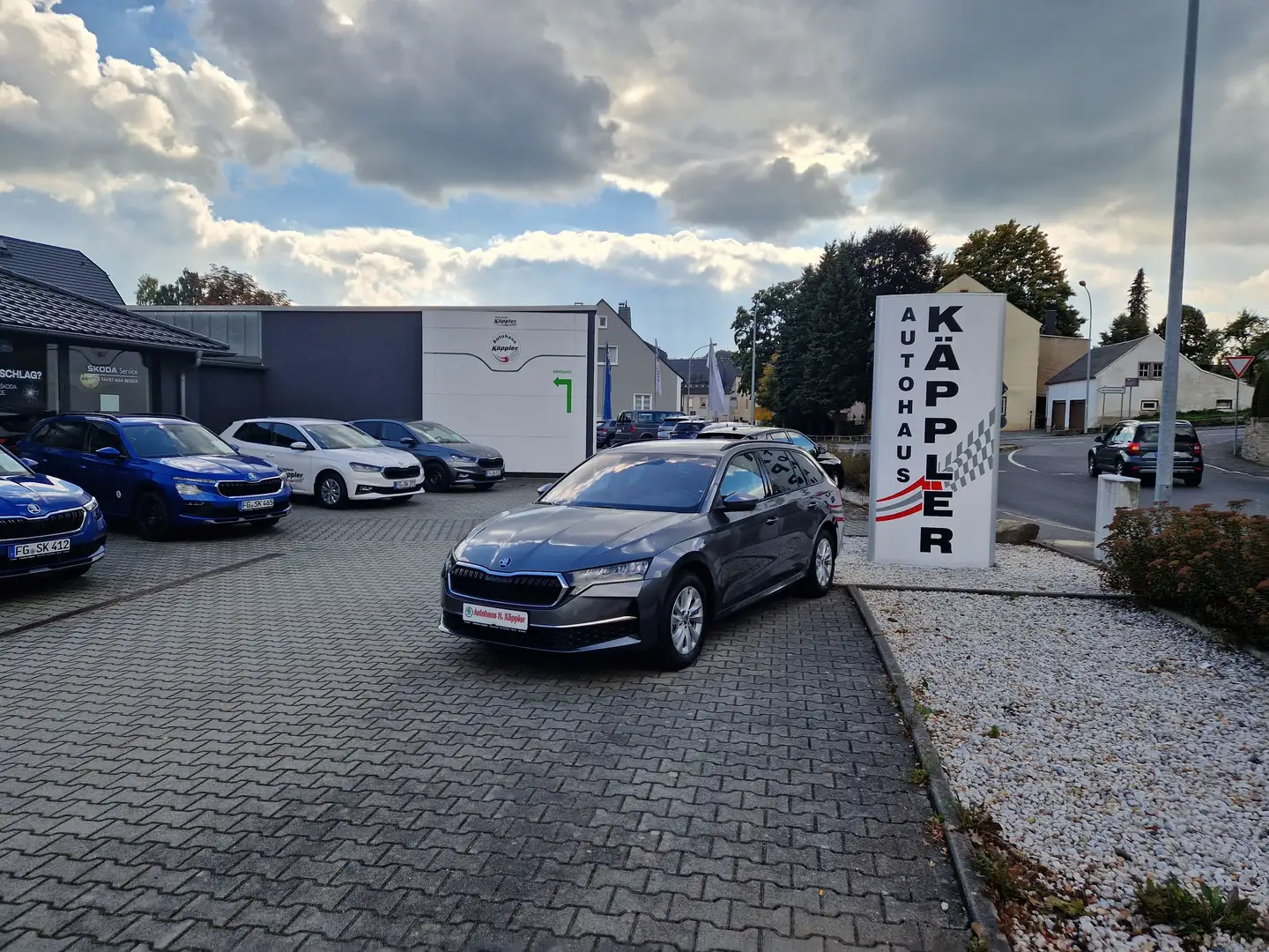 Skoda Octavia 1.5 TSI mHEV 110 kW Selection Gris - 1