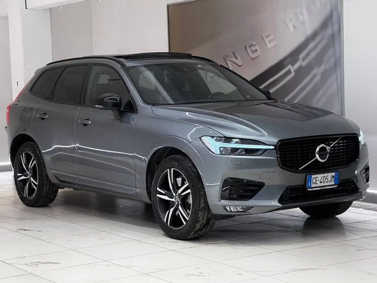 Volvo XC60 B4 (d) AWD Geartronic R-design Grigio - 1