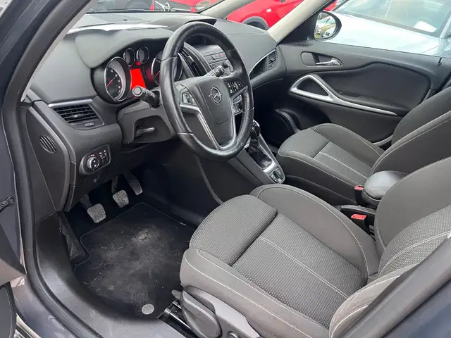 Opel Zafira view 9