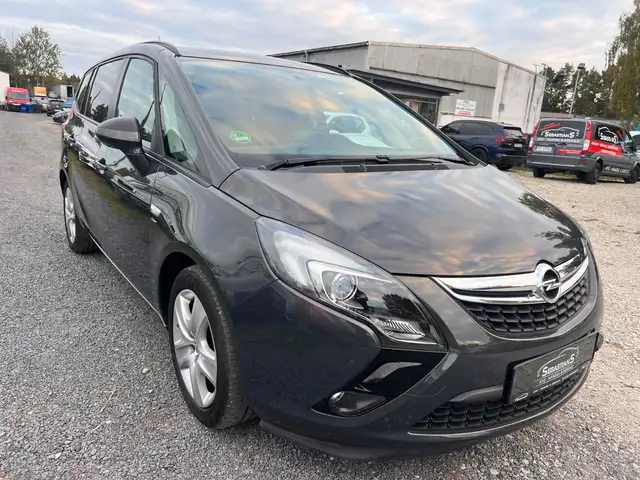 Opel Zafira view 3