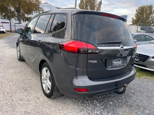 Opel Zafira view 6