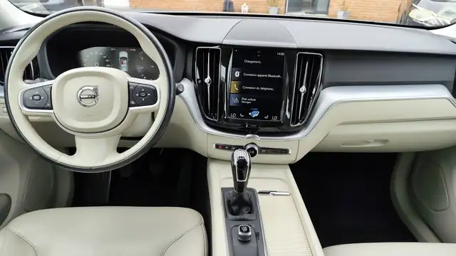 Volvo XC60 view 11