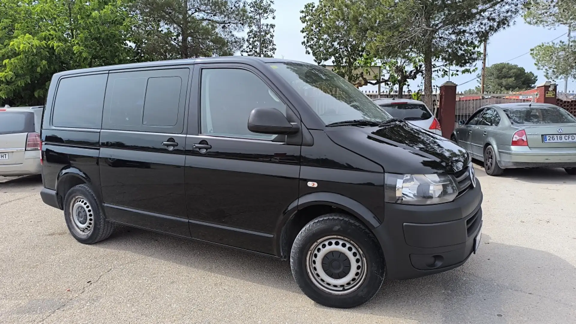 Volkswagen T5 Caravelle 2.0TDI Comfortline Edition - 1