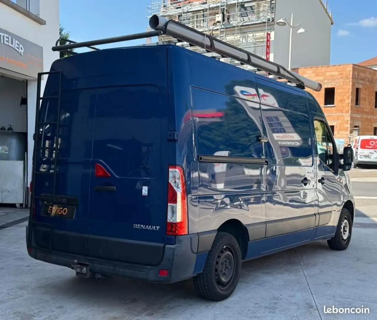 Renault Master III CONFORT F3300 L2H2 DCI 100 + ATTELAGE GALERIE Azul - 2