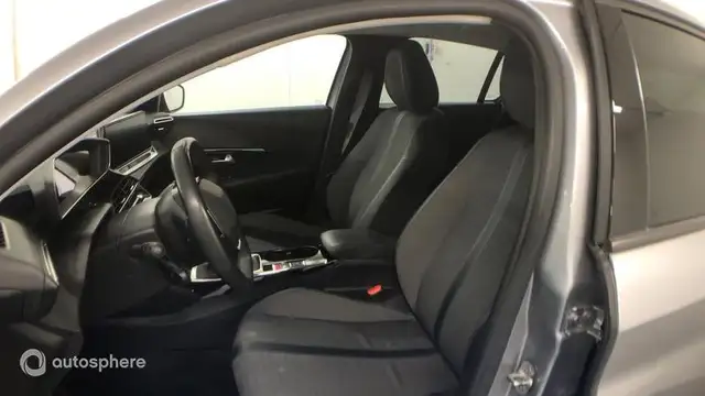 Peugeot 208 view 12