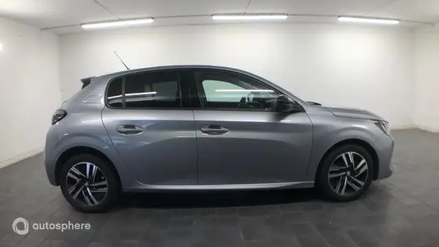 Peugeot 208 view 4