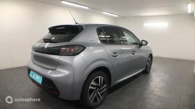 Peugeot 208 view 5