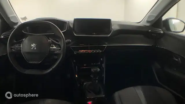 Peugeot 208 view 11
