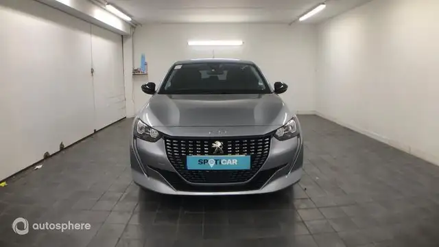 Peugeot 208 view 2