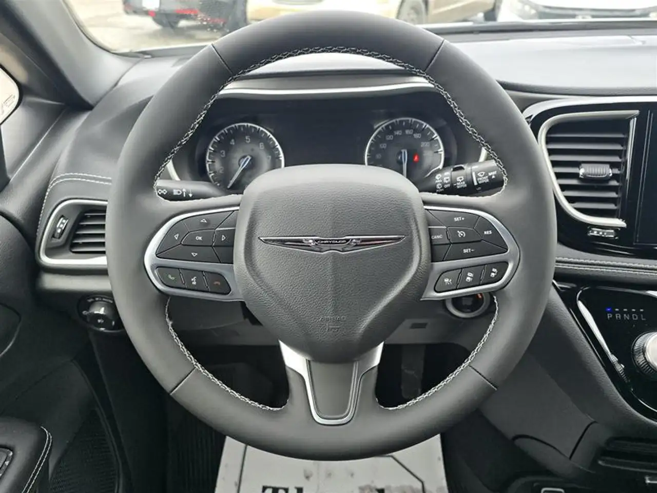 Chrysler Pacifica снимка Chrysler Pacifica