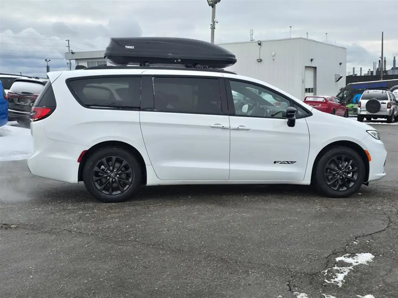 Chrysler Pacifica снимка Chrysler Pacifica