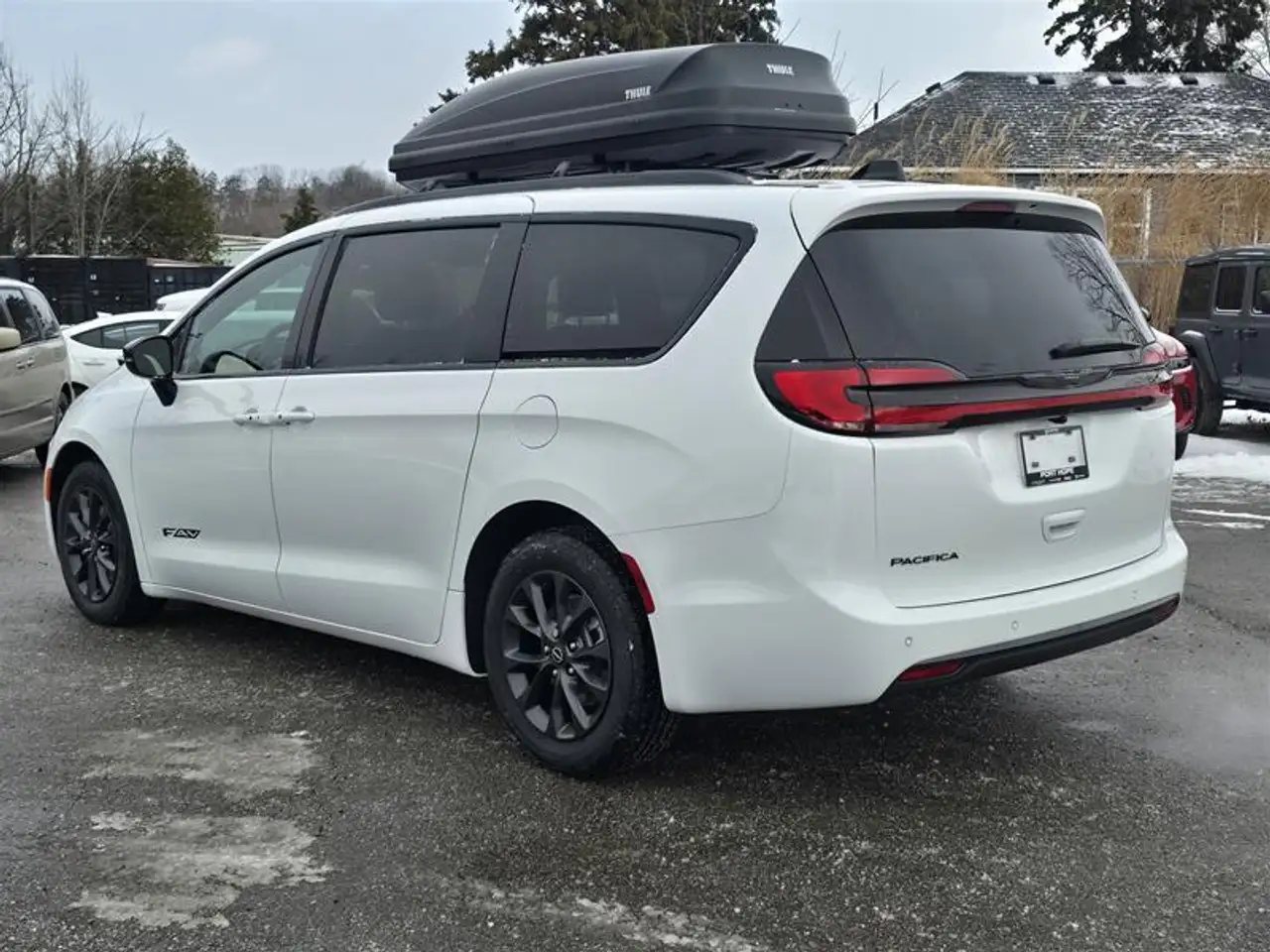 Chrysler Pacifica снимка Chrysler Pacifica