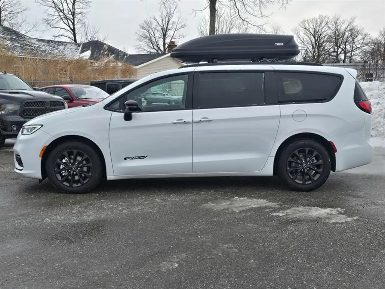 Chrysler Pacifica снимка Chrysler Pacifica