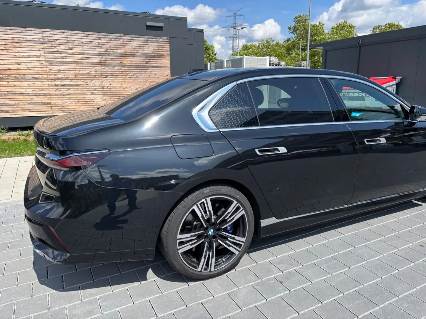 BMW 760 e xDrive Iconic SkyDACH Autobahnassistent Schwarz - 2