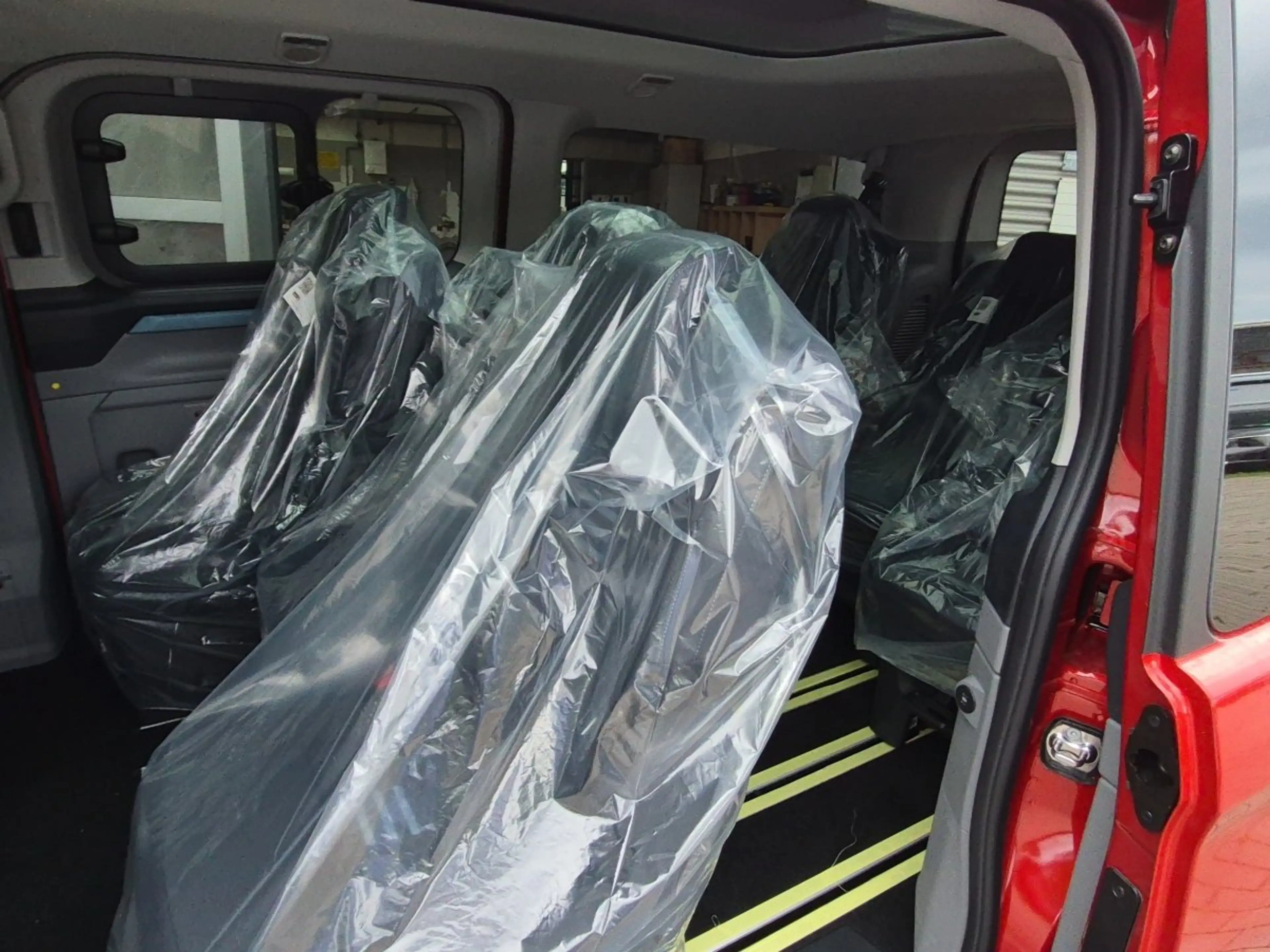 Ford Tourneo Custom Bus 340 L2 Active 171 kW — photo 9