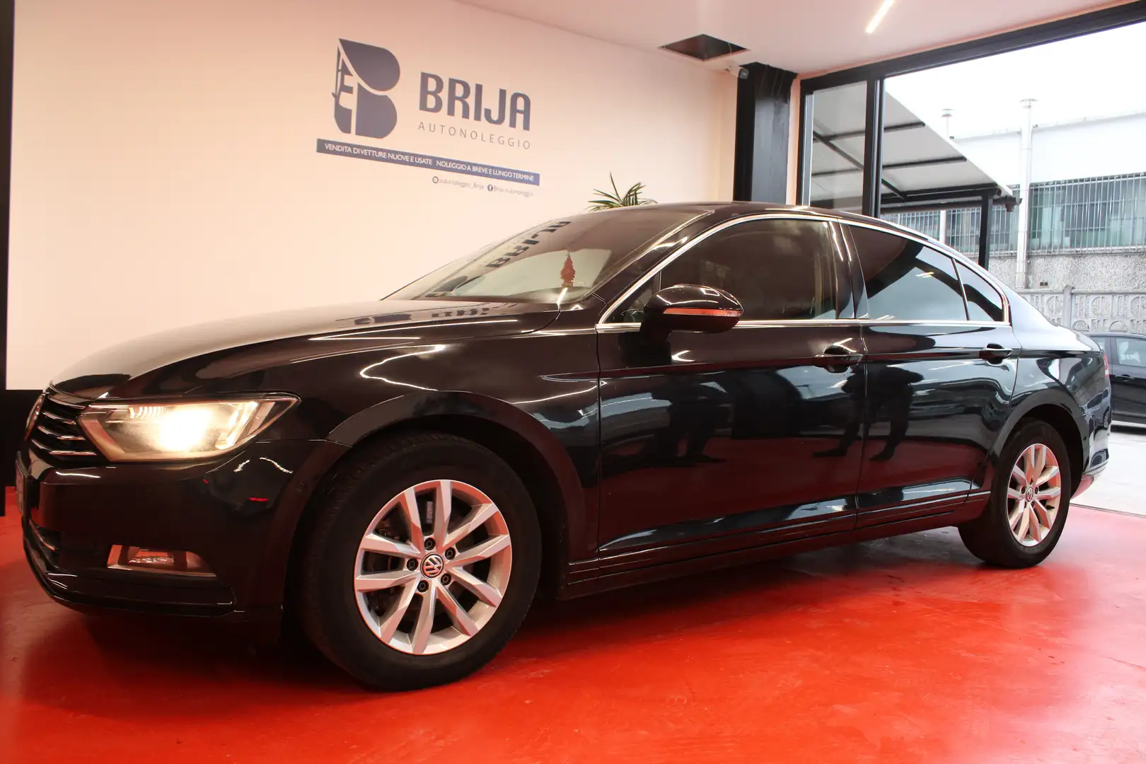 Volkswagen Passat Passat VIII Berlina 1.6 tdi Business 120cv dsg Чорний - 1