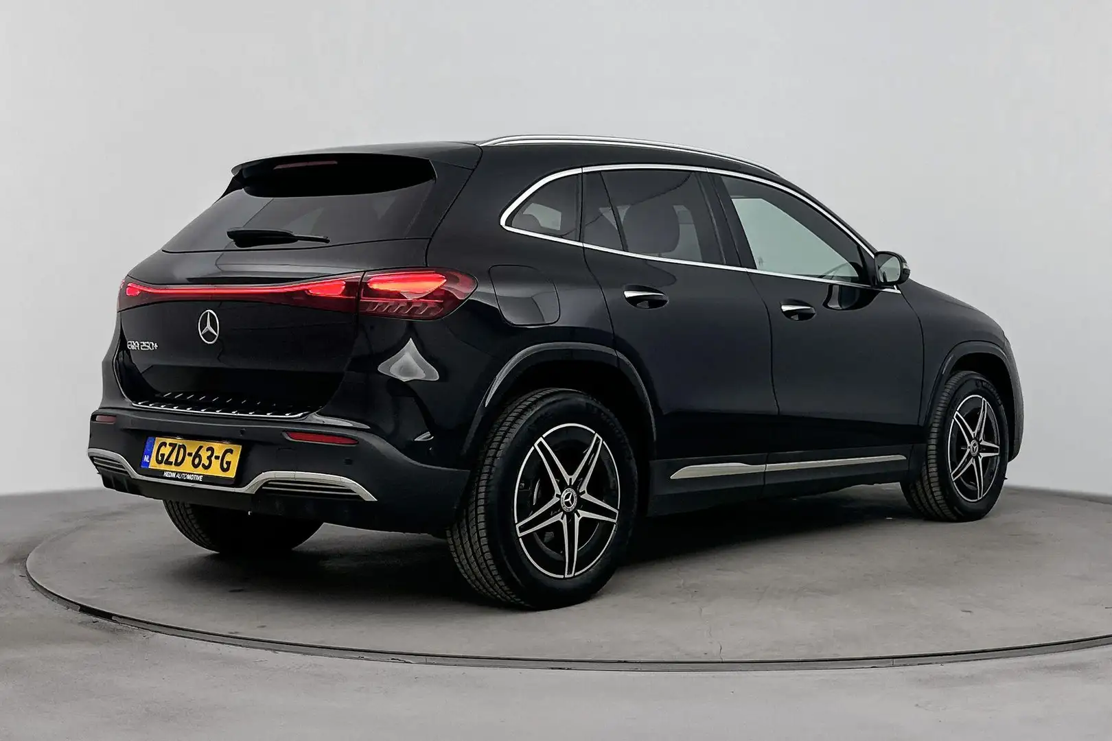 Mercedes-Benz EQA 250 EQA 250+ AMG Line | Premium Pakket | Panoramadak | Noir - 2