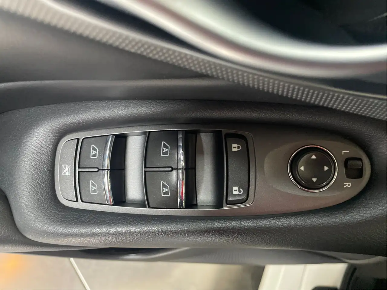 Infiniti Q50 photo Infiniti Q50