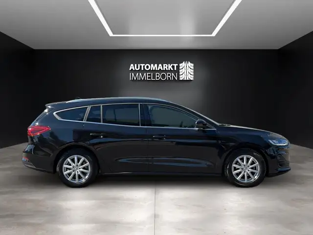 Ford Focus view 13