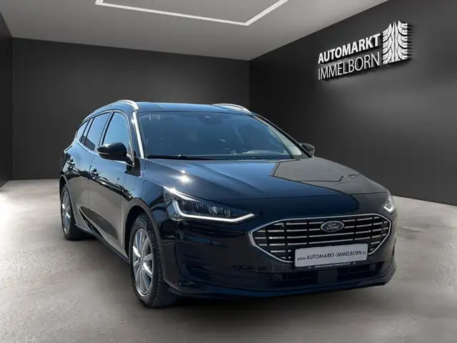 Ford Focus view 4