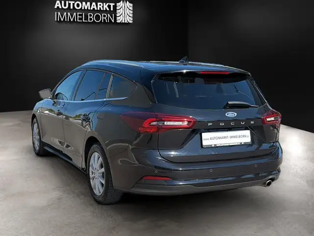 Ford Focus view 7