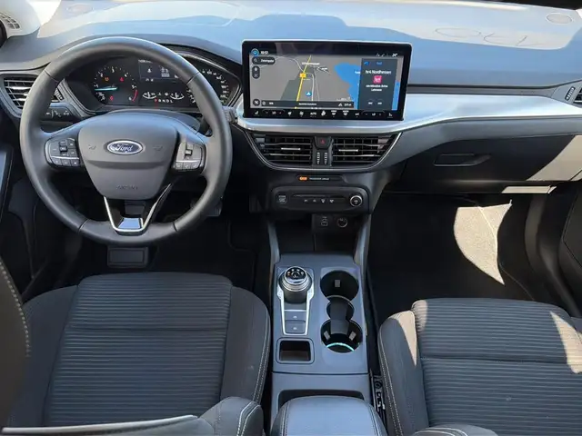 Ford Focus view 15