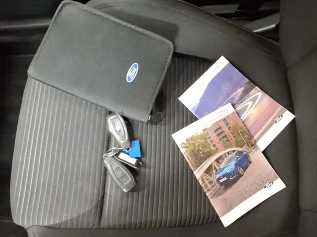 Ford Focus view 3