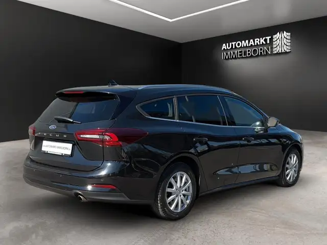 Ford Focus view 10