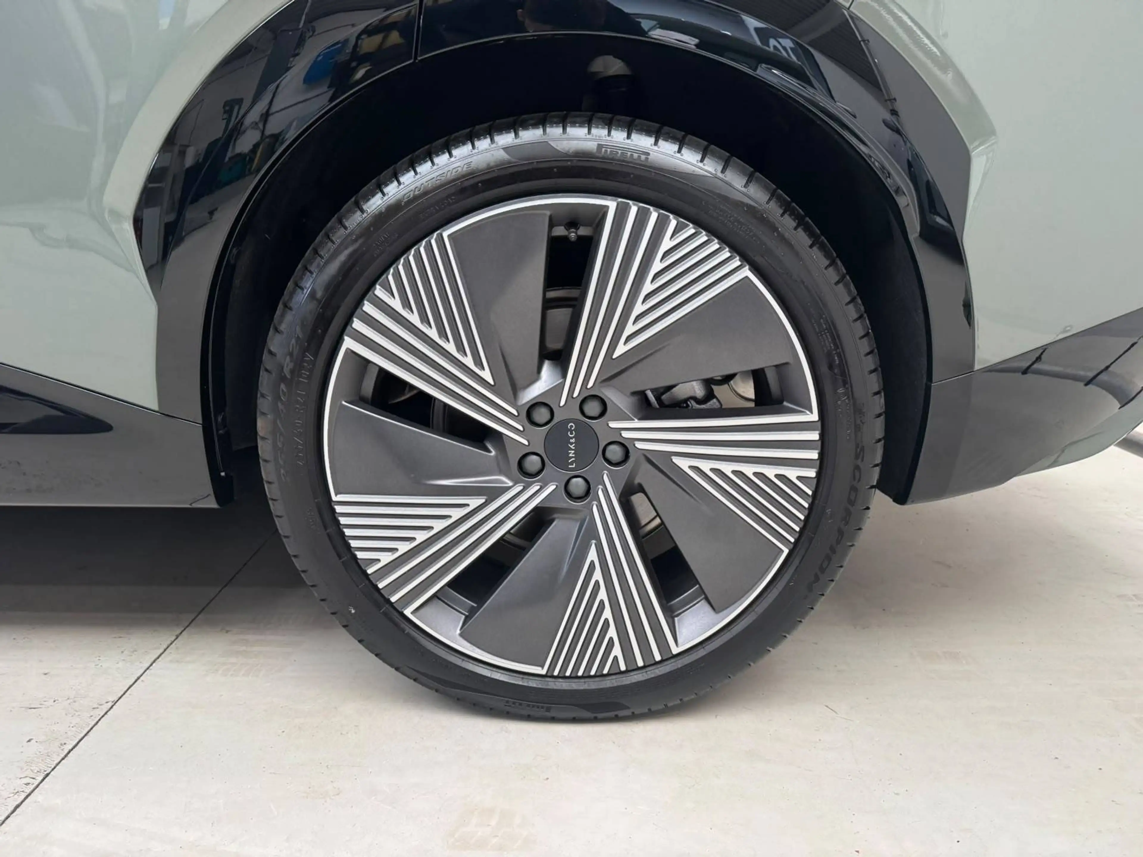 Lynk & Co 08 PHEV More *PANO*AMBIENT LED*360CAM* — photo 26