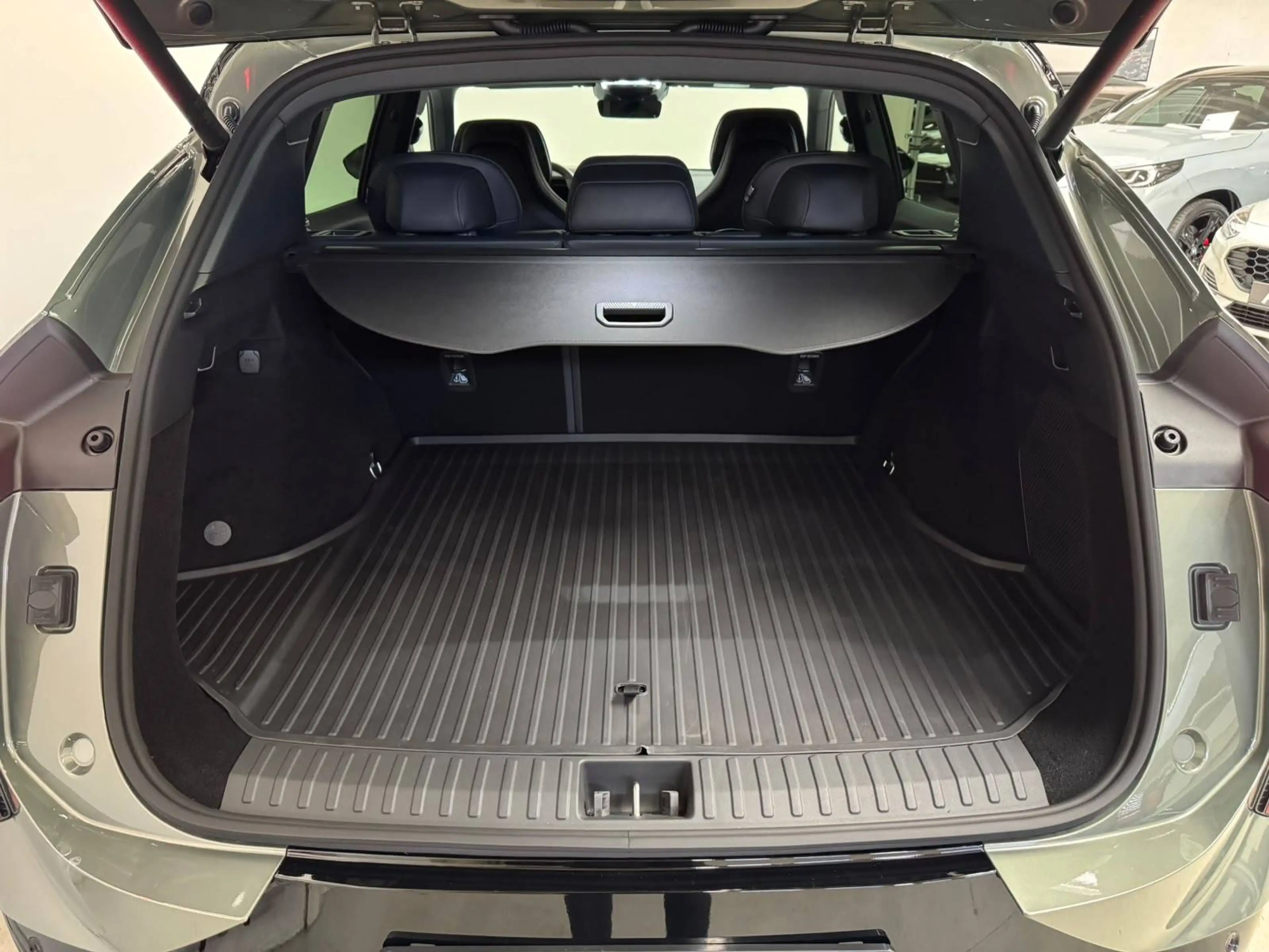 Lynk & Co 08 PHEV More *PANO*AMBIENT LED*360CAM* — photo 20